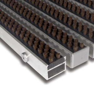 Hnědá hliníková čistící kartáčová venkovní vstupní rohož Alu Super - 100 x 100 x 2,7 cm Hnědá hliníková čistící kartáčová venkovní vstupní rohož Alu Super - 100 x 100 x 2,7 cm